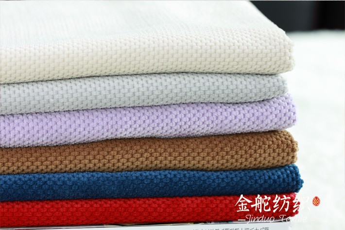 色澤艷麗,絨毛蓬松,手感柔軟舒適的對三角燈芯絨 色澤艷麗,絨毛蓬松,手感柔軟舒適的對三角燈芯絨