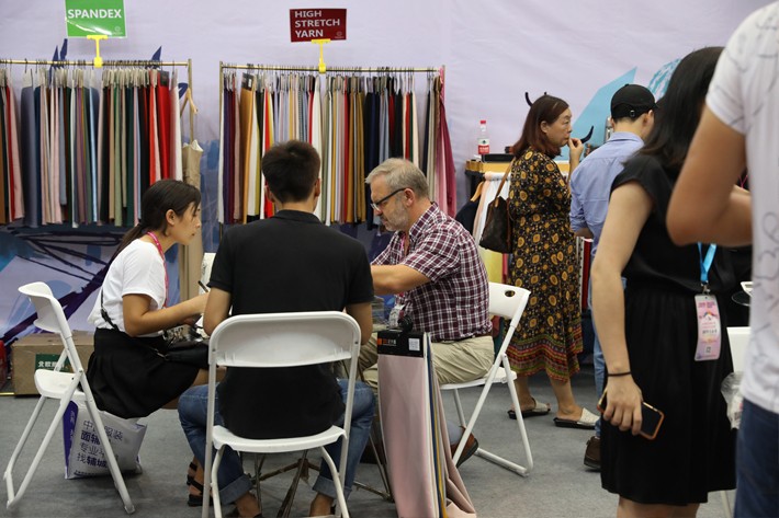 紡企積極參加展會，謀劃新出路