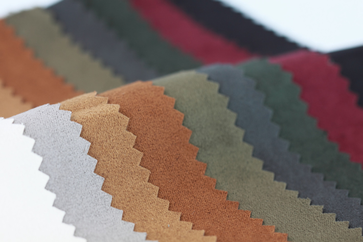 緯向五枚麂皮絨絨面呈斜紋效果