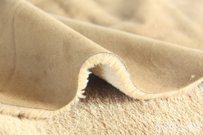 麂皮絨復(fù)合羊剪絨，毛高1CM，復(fù)合好成品，達(dá)1.2CM，海綿火焰復(fù)合