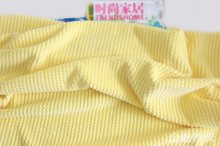 條絨之間緊密排列