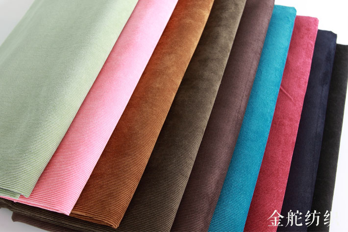 16條燈芯絨屬于細(xì)條燈芯絨，條絨清晰挺括