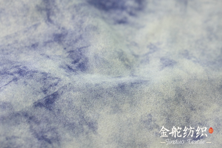 麂皮絨細(xì)膩的絨毛效果與水墨風(fēng)結(jié)合