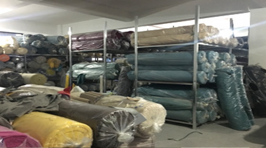 倉(cāng)庫(kù)一角